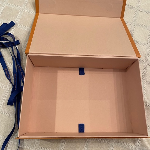 Louis Vuitton box with original ribbon - Picture 3 of 6